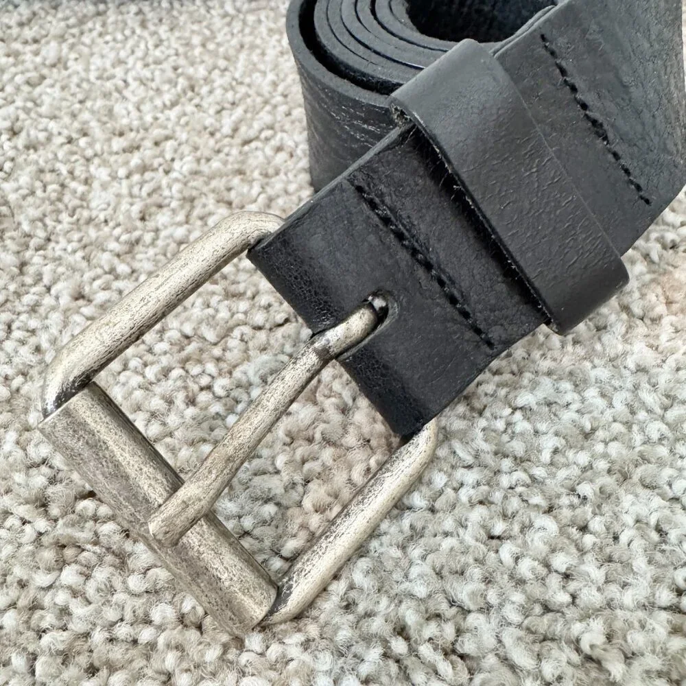 H&M Belt Size 41 42 Black Leather Metal Buckle Adjustable‎ Corporate Minimalist